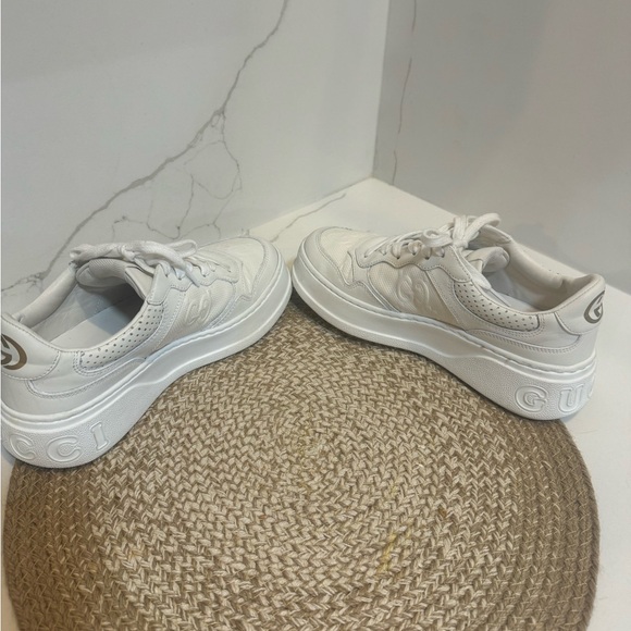 I’m selling my used Gucci sneakers. They are 7. - Picture 6 of 10